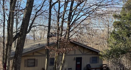 Chalet - 2 king bed, 2ba, Ski, Golf, Tennis, Hike, Mountain Bike, Fish.