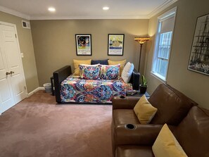 Smart TV, reproductor de DVD, libros y videoteca 