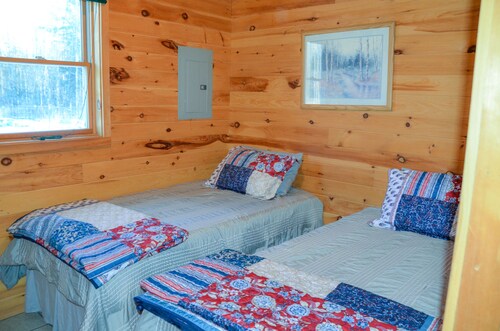 Silver Mountain Cabins #3 (King Bed, sleeps 5)
