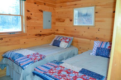 Silver Mountain Cabins #3 (King Bed, sleeps 5)