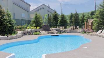 Seasonal outdoor pool