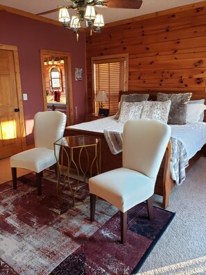 5 bedrooms, desk, iron/ironing board, travel crib