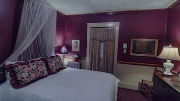 Suite | Individually decorated, individually furnished, free WiFi, bed sheets