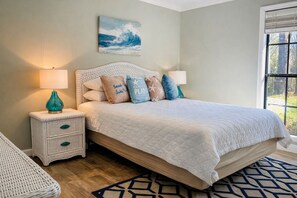 3 habitaciones, tabla de planchar con plancha, wifi y ropa de cama 
