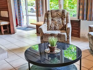 Fernseher, Kamin, Tischfußball