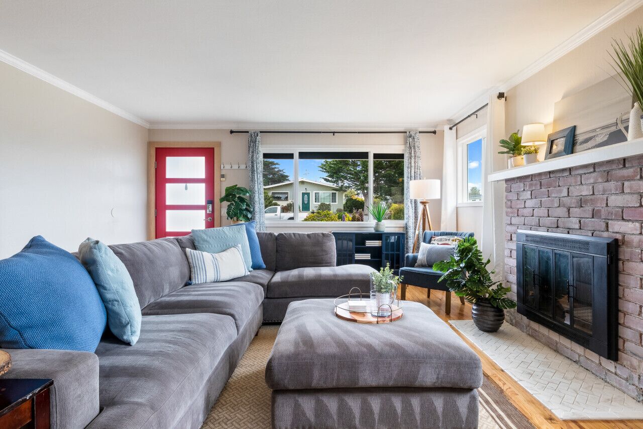 Televisión y chimenea 