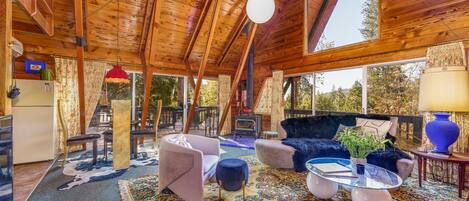 Televisión, chimenea, Netflix y servicios de streaming