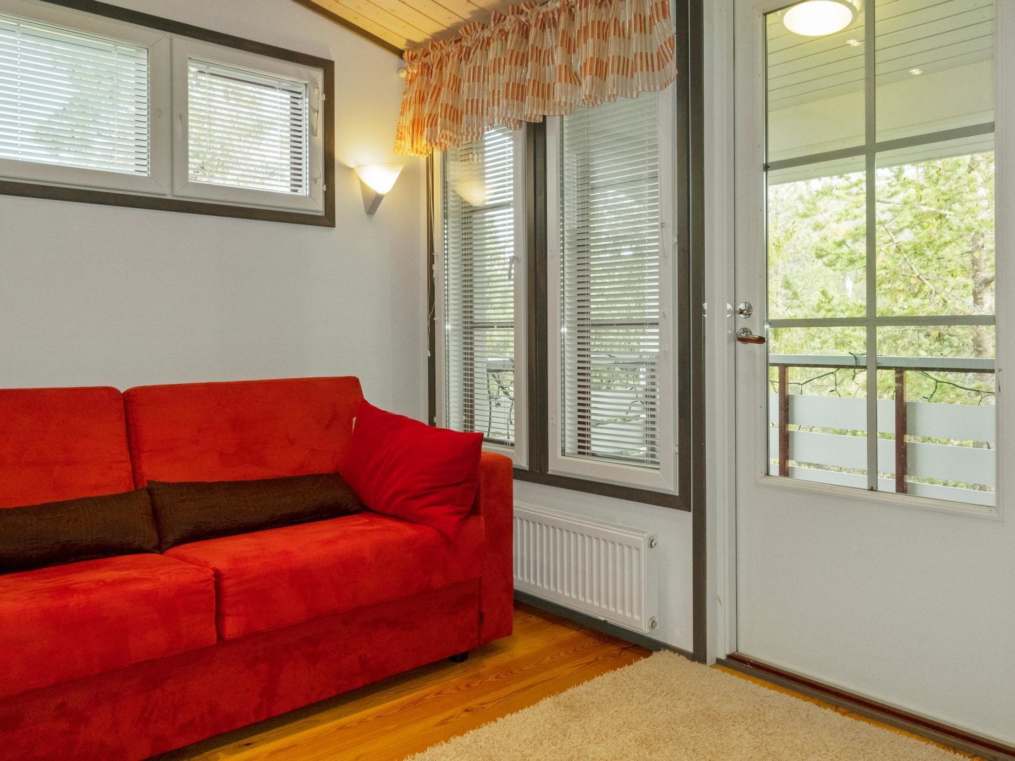 テレビ、DVD プレーヤー