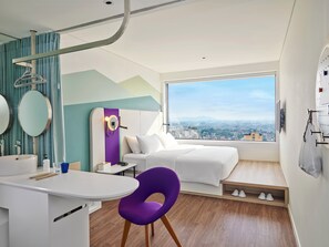 Room, 1 King Bed | In-room safe, desk, laptop workspace, soundproofing - Tru by Hilton Bac Giang City Centre (Bac Giang)