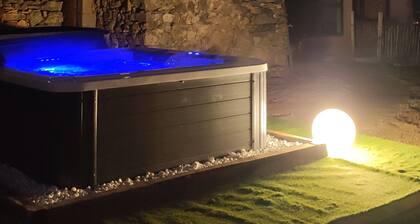 gĂźte de charme en pierre sĂšche