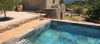 Charming dry-stone cottage 