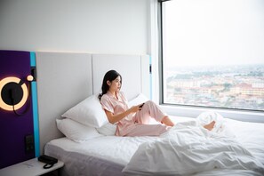 JO KING Bedroom | View from room