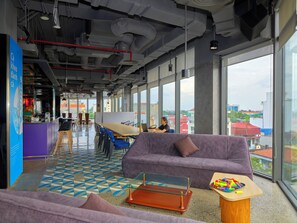 Lobby-Lounge