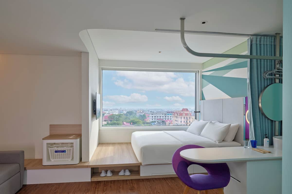 Room, 1 King Bed with Sofa bed