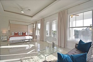 5 quartos, ferros/tábuas de passar roupa, Wi-Fi de cortesia