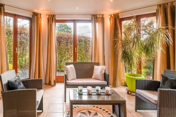 Televisión, chimenea, futbolito