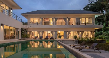 OceanView Private Villa: Walk to Beach; pool