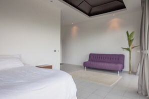 3 bedrooms, in-room safe, iron/ironing board, free WiFi