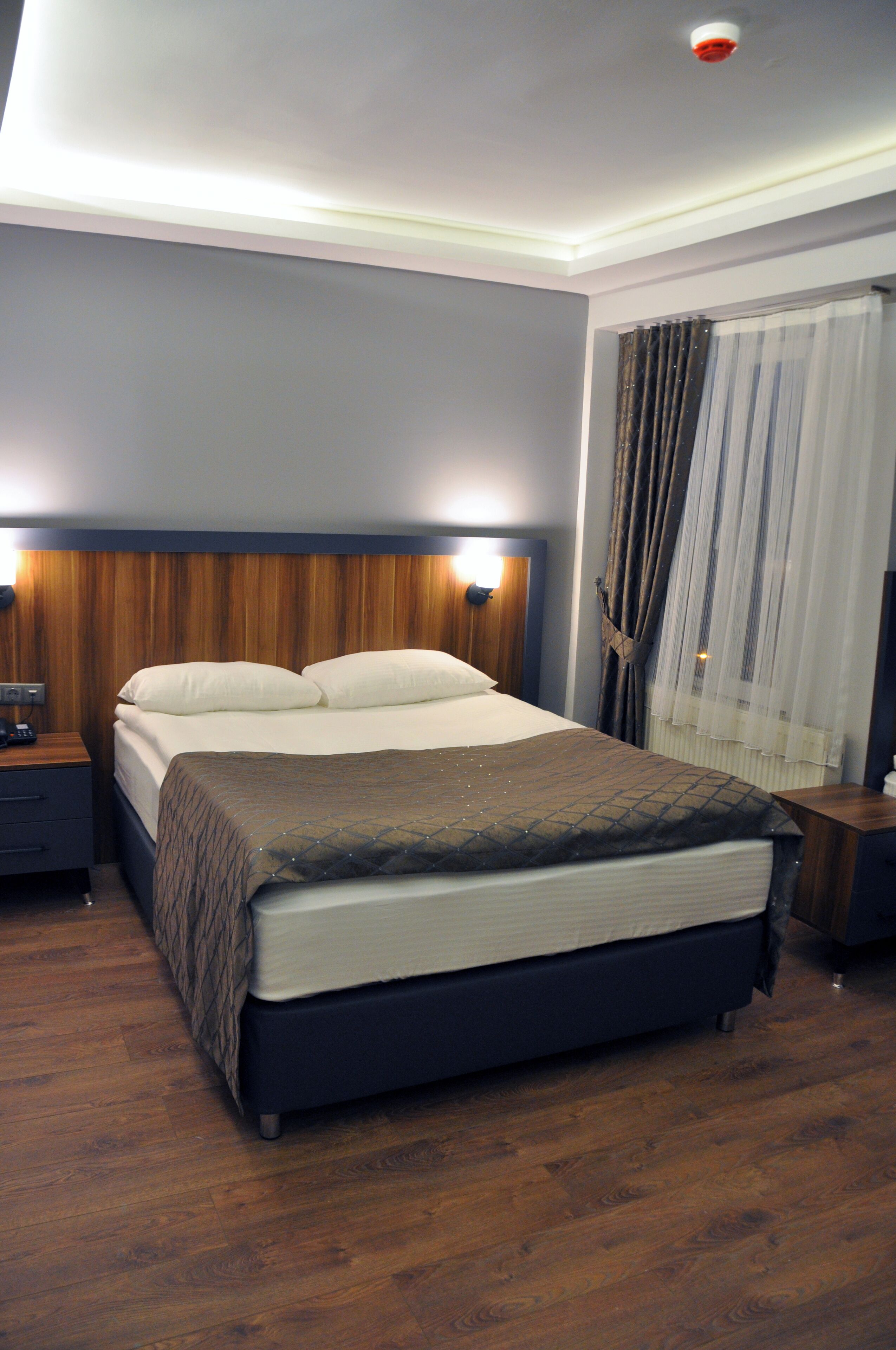 Family Room | Premium bedding, free minibar, desk, laptop workspace