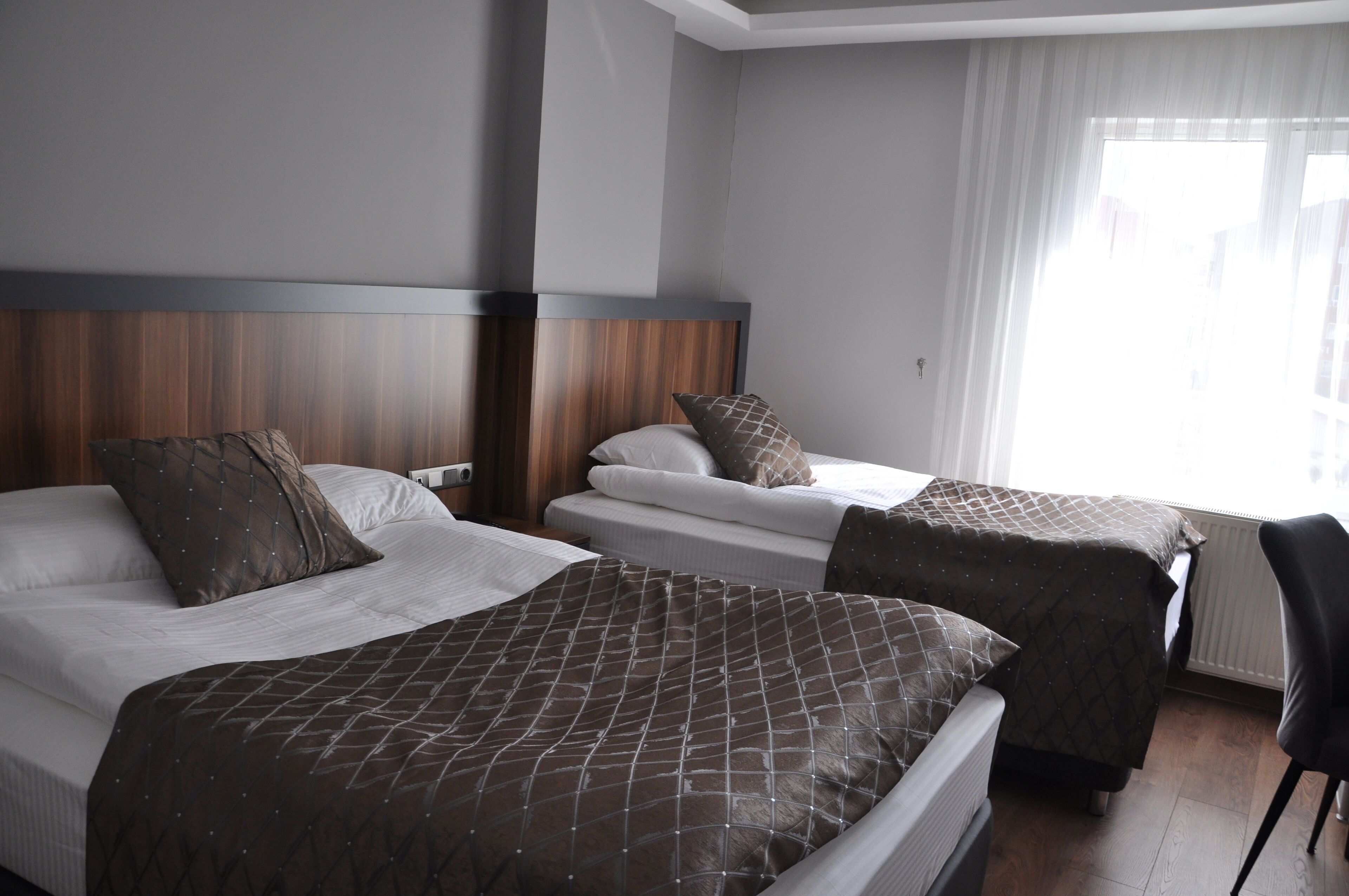 deluxe room, city view | premium bedding, free minibar, desk, laptop workspace