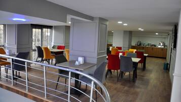 Frokostbuffé er inkludert hver dag