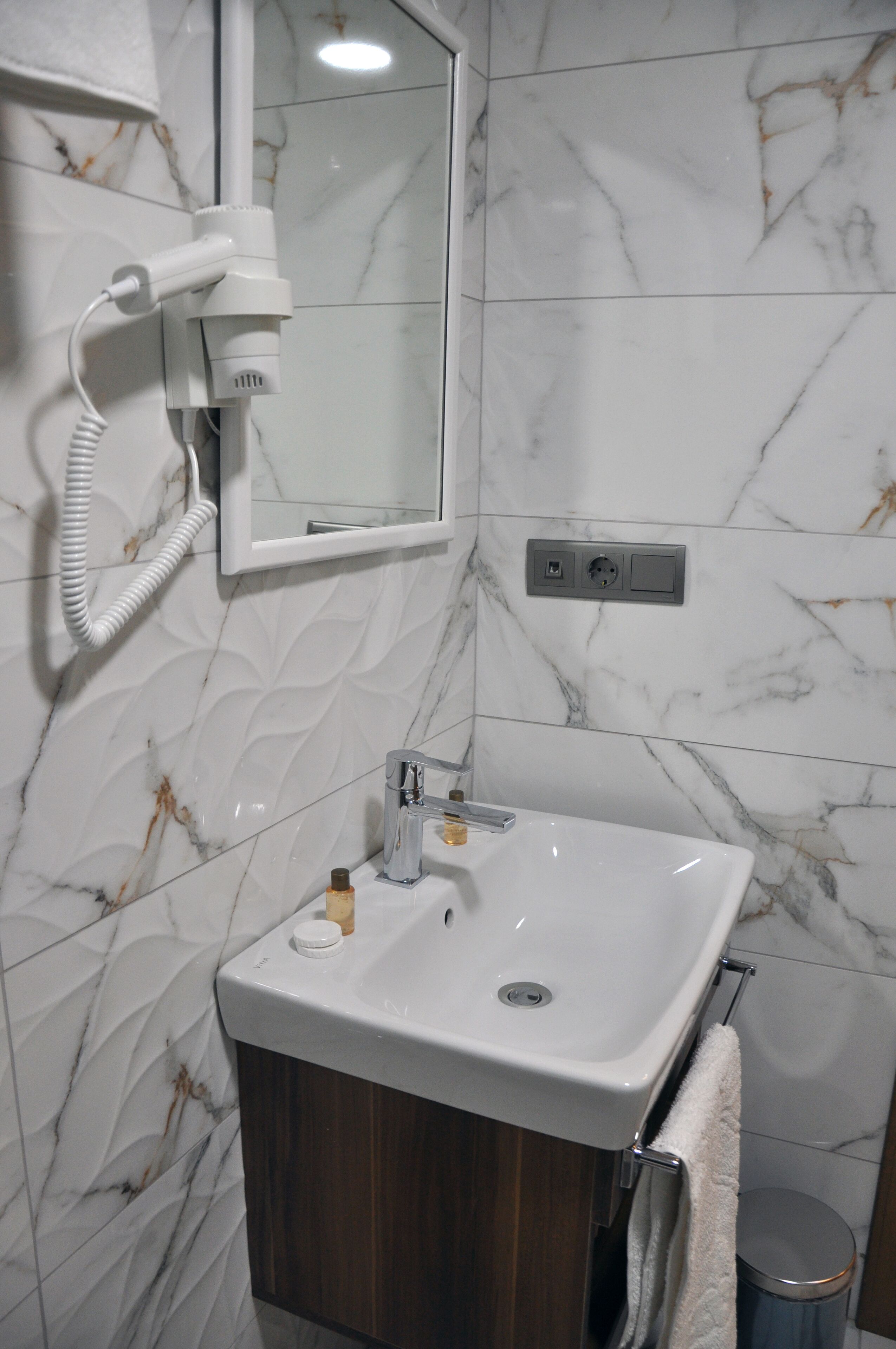 shower, rainfall showerhead, towels