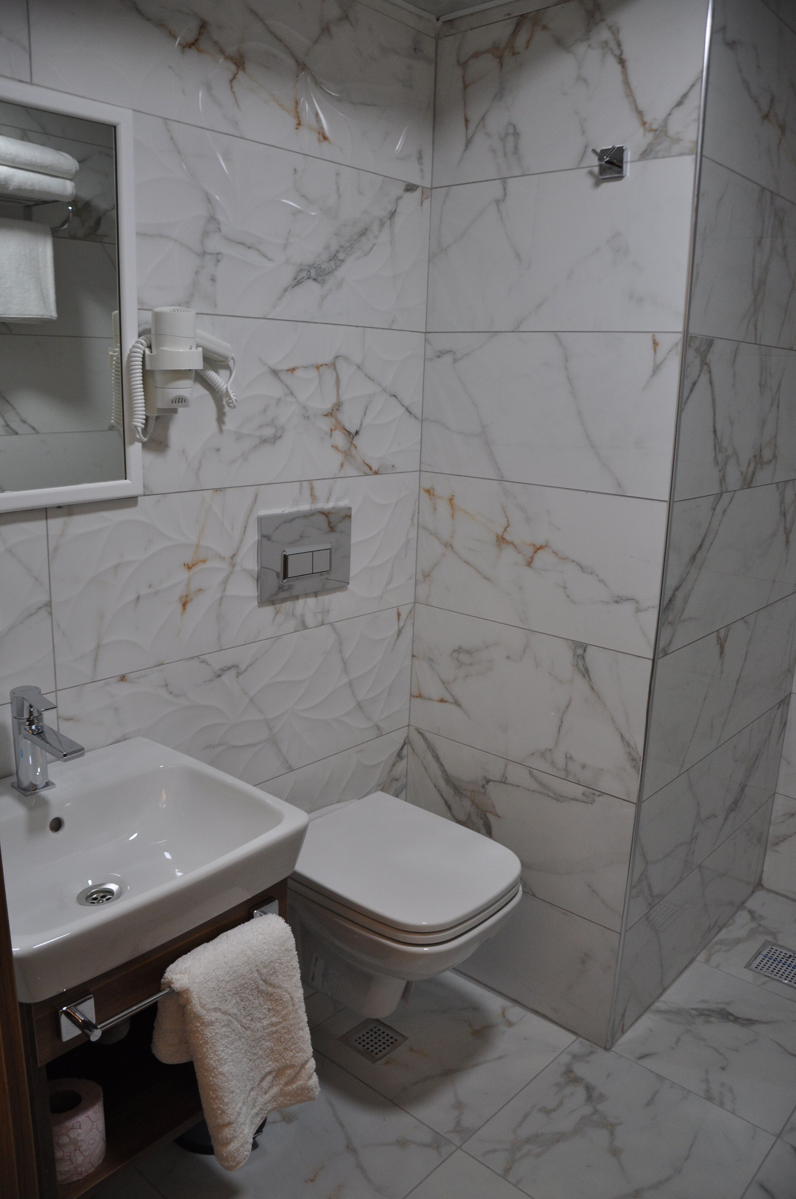 classic triple room | bathroom | shower, rainfall showerhead, towels