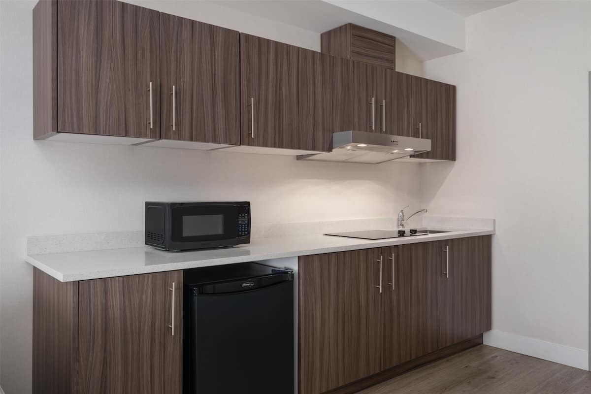 1 bedroom, premium bedding, in-room safe, desk