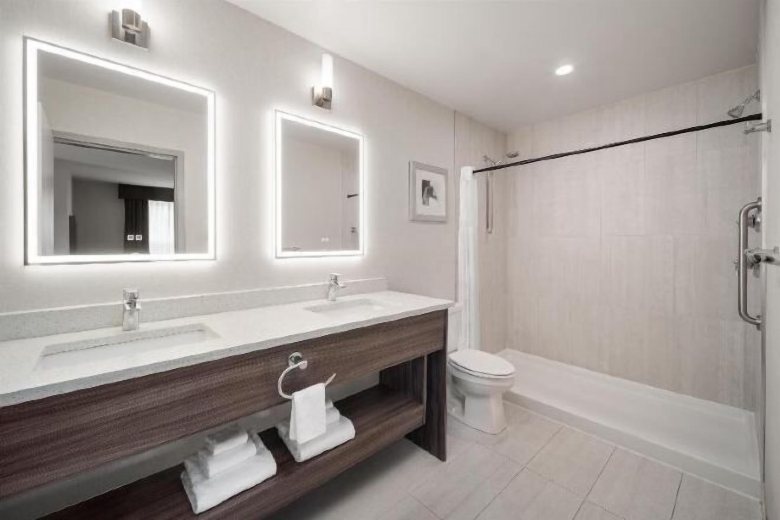 Bathroom | Free toiletries, hair dryer, towels, soap