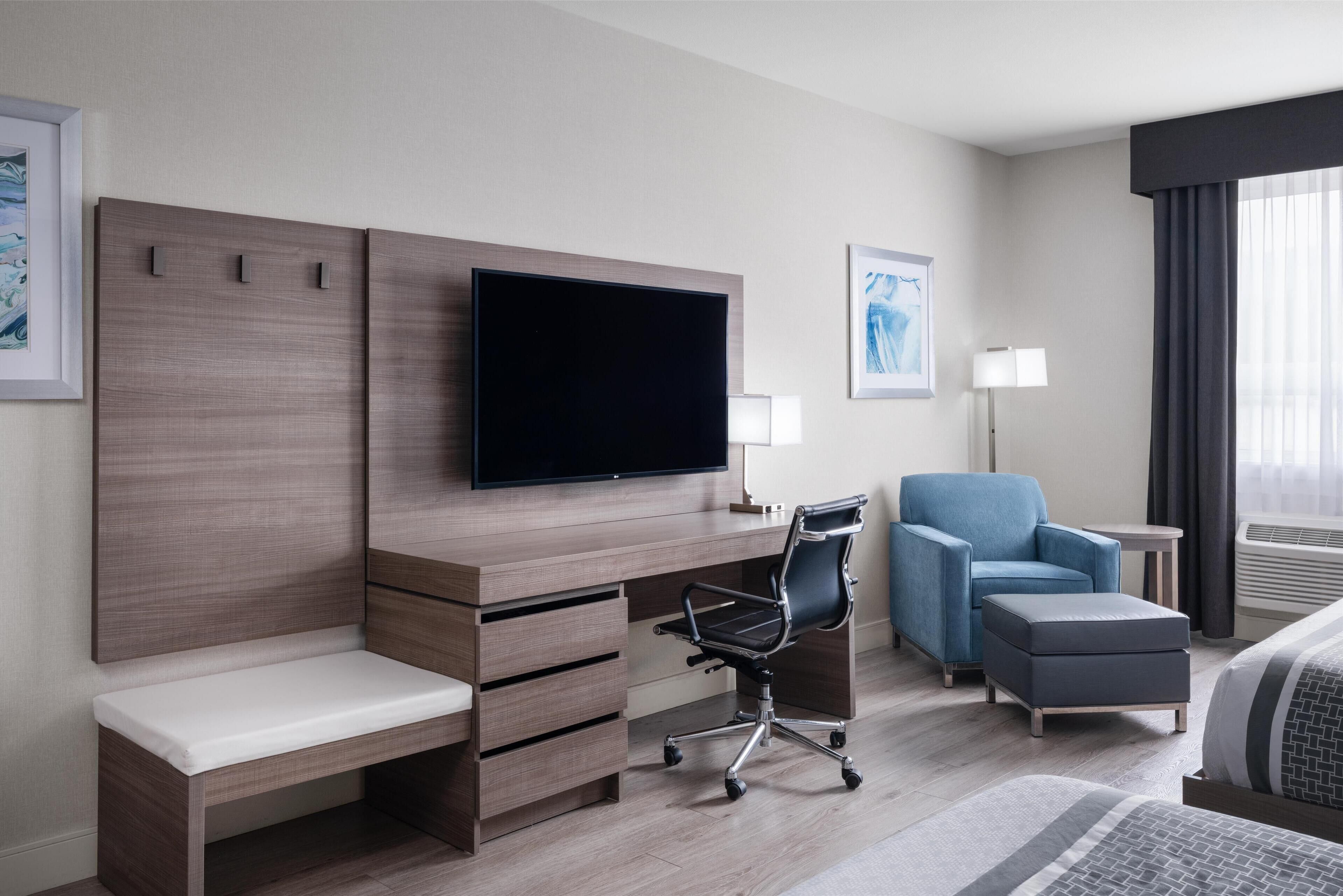 1 bedroom, premium bedding, in-room safe, desk