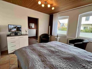 1 bedroom, free WiFi - Haus Hagelstein - Apartment "II- Bernstein" directly behind the dike! (Dahme)