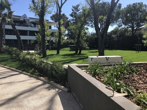 Property grounds - 3P - SANDY BEACH - A/C - swimming pool - Wifi (Villeneuve-Loubet)