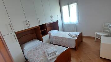 2 camere, ferro/asse da stiro, Wi-Fi gratuito