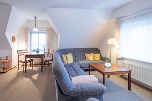 TV, stereo - Jenswarft Amrum vacation apartment in Dagebüll for up to 3 people (Dagebüll)