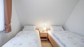 1 bedroom, iron/ironing board, free WiFi