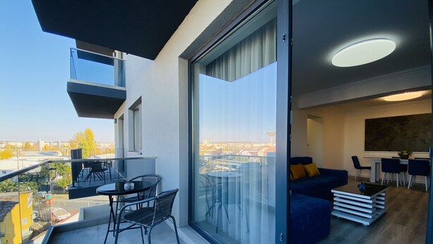 Family Apartment | Terrace/patio - Charming Flat with Balcony & Parking (Craiova)