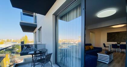 Charming Flat with Balcony & Parking