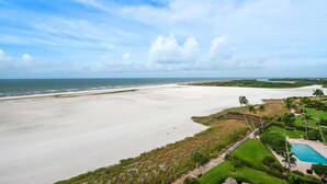 Unclassified image, 4 of 21, button - Beachfront 2BR/2BA condo with pool, WiFi, and coastal views. (Marco Island)