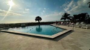 Unclassified image, 5 of 21, button - Beachfront 2BR/2BA condo with pool, WiFi, and coastal views. (Marco Island)