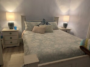 3 makuuhuonetta, silitysrauta/-lauta, ilmainen Wi-Fi