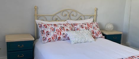 3 bedrooms, iron/ironing board, free WiFi