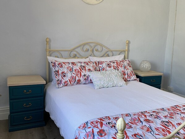 3 bedrooms, iron/ironing board, free WiFi