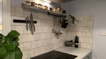 Fridge, oven, dishwasher, electric kettle