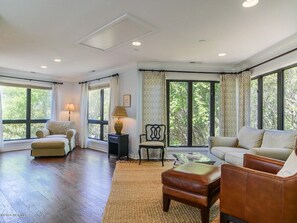 TV connectée, cheminée