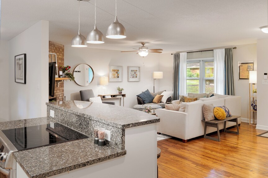 Durham Retreat: Deck, Grill, Firepit, 10 Mins From Duke & Downtown - ダーラム, NC