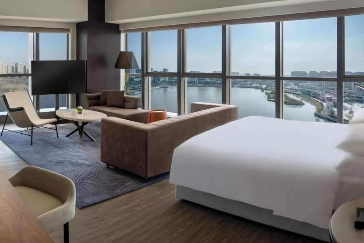 1 bedroom, down duvets, minibar, in-room safe
