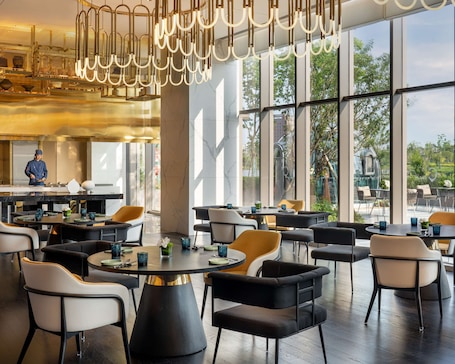 Restaurant. Hyatt Centric Lakeside Ningbo