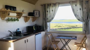 Studio | Private kitchen | Fridge, microwave, electric kettle, toaster