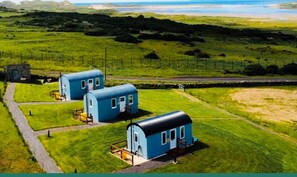 Exterior - The Snuggly Sheep Shepherd Hut & Sauna Farm Stay (Ballyshannon)