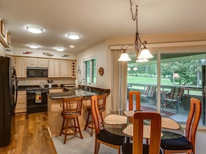 Fridge, microwave, oven, stovetop - Tranquil Hideaway with Tee Time Views (Leavenworth)